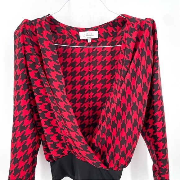 L'ACADEMIE The Victoire VNeck Long Sleeve in Red Houndstooth Bodysuit Blouse - Picture 5 of 9